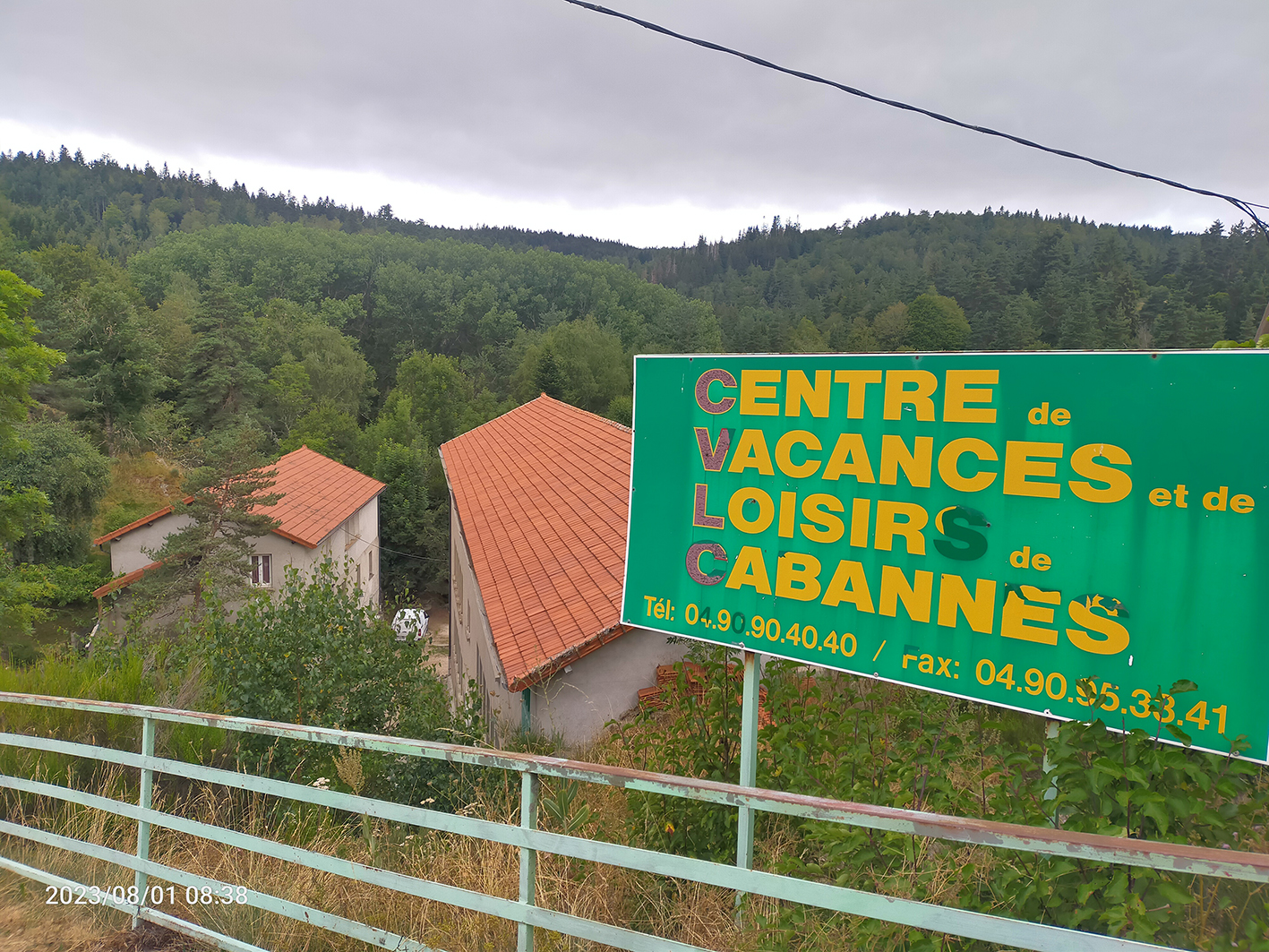 Panneau du Centre de vacances et de Loisirs de Cabannes à Auroux (48)